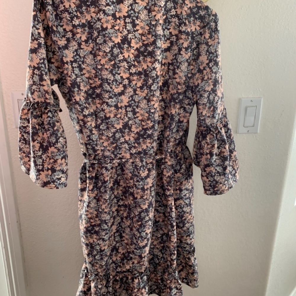 Dress - Picture 6 of 6
